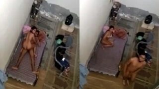 Girlfriend uske bahan k saamne ko chodtte hue pakda gaya ladka